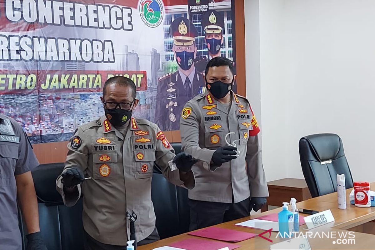 Polisi buru pemasok sabu Nia Ramadhani