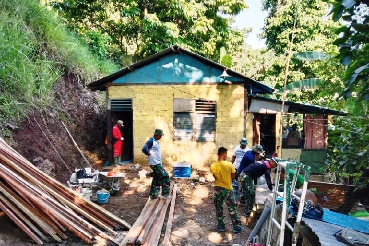 TNI AL bedah rumah anak juru parkir peraih bintang Adhi Makayasa