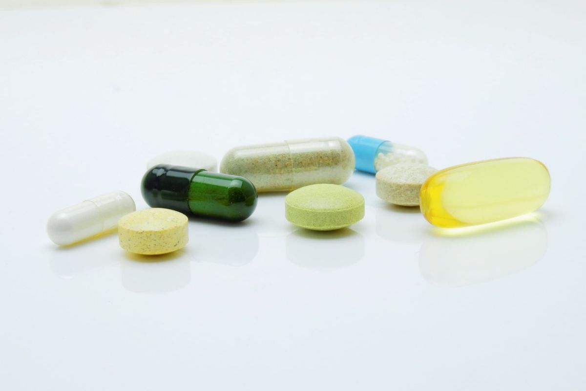 Manfaat Vitamin C,D,E, dan Zinc yang diberikan pada pasien COVID-19