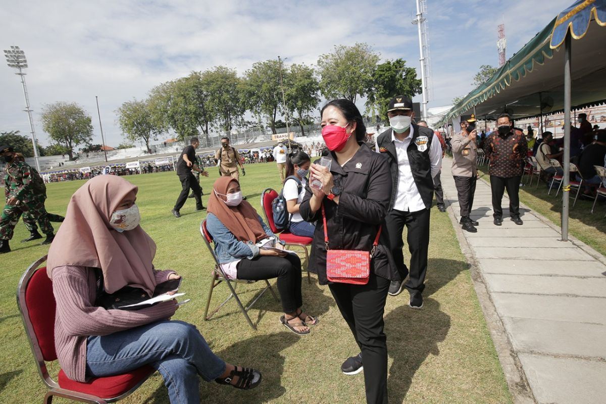 Puan berikan 30 ribu dosis vaksin COVID-19 untuk warga Jatim