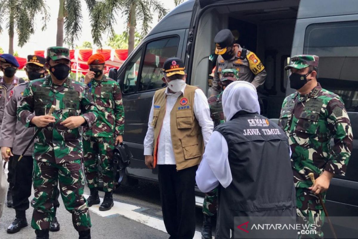 Panglima TNI: Masyarakat ikut vaksin adalah  pahlawan kesehatan