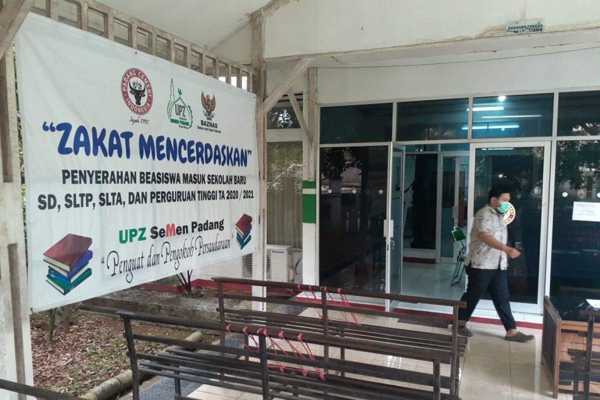 Baznas PT Semen Padang salurkan zakat Rp4 miliar pada semester I 2021