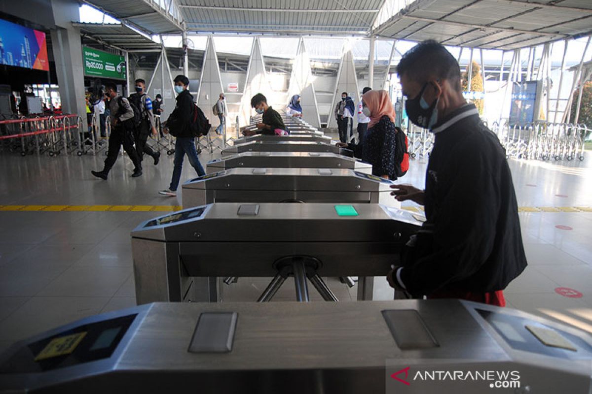 Penumpang KRL Jabodetabek mulai tanggal 12 wajib bawa STRP