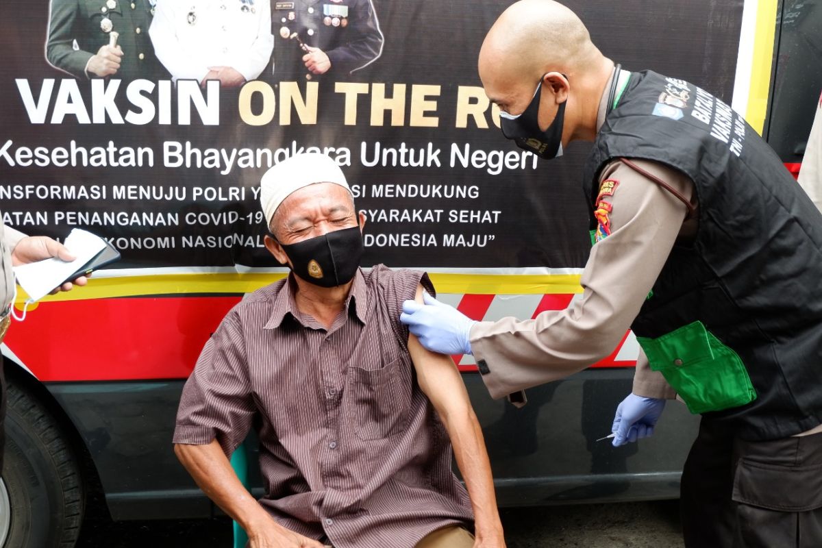 Polres Sumbawa Gelar Vaksinasi On The Road