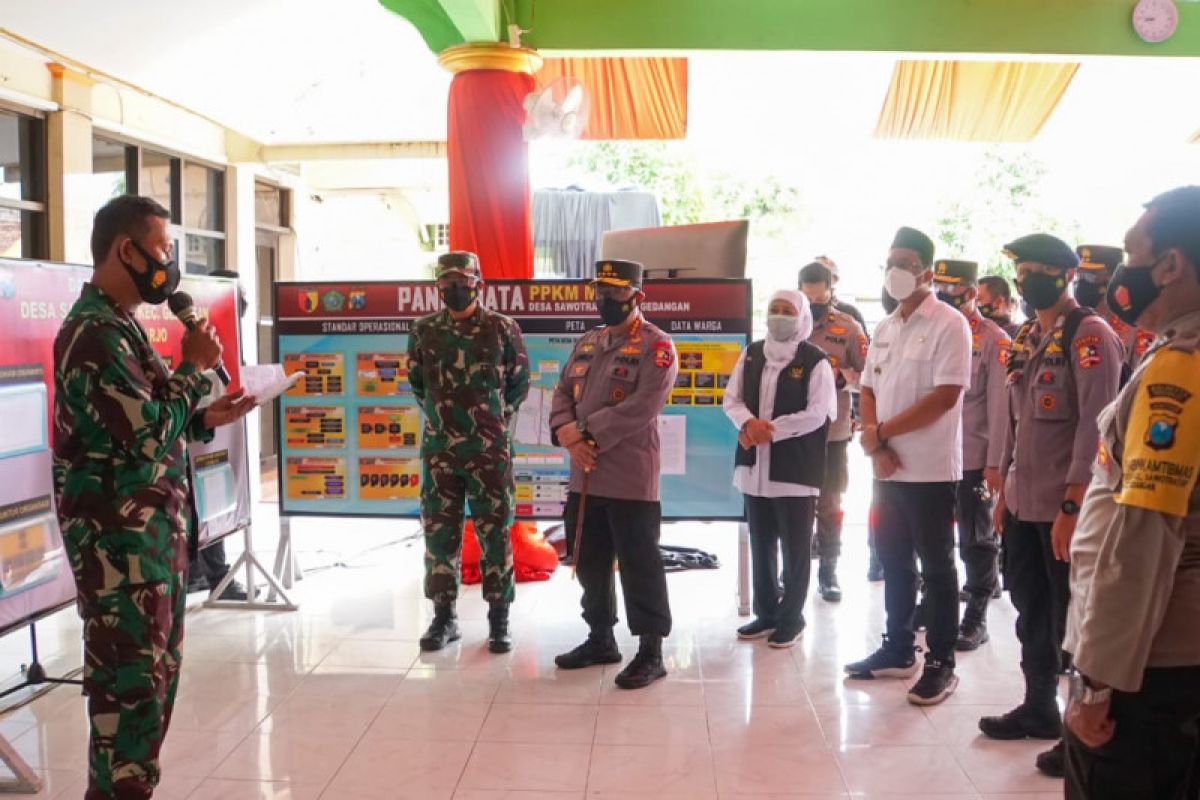 Panglima TNI dan Kapolri tinjau posko PPKM darurat di Sidoarjo