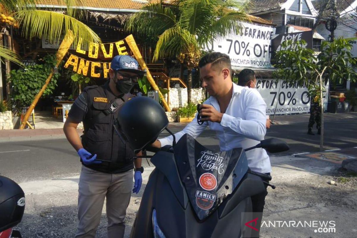 Kemenkumham mendeportasi tiga WNA langgar protokol kesehatan