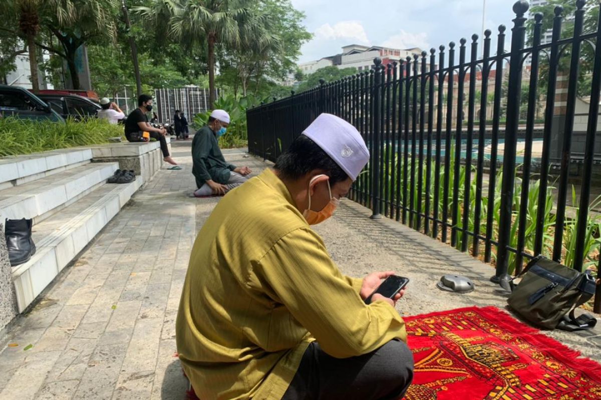Sholat jamaah di Kuala Lumpur dibatasi hanya untuk warga negara