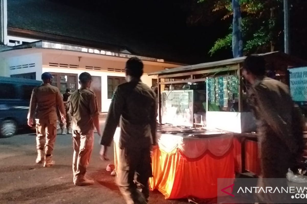 Satpol PP Belitung gelar patroli pengawasan PPKM Mikro Intensif