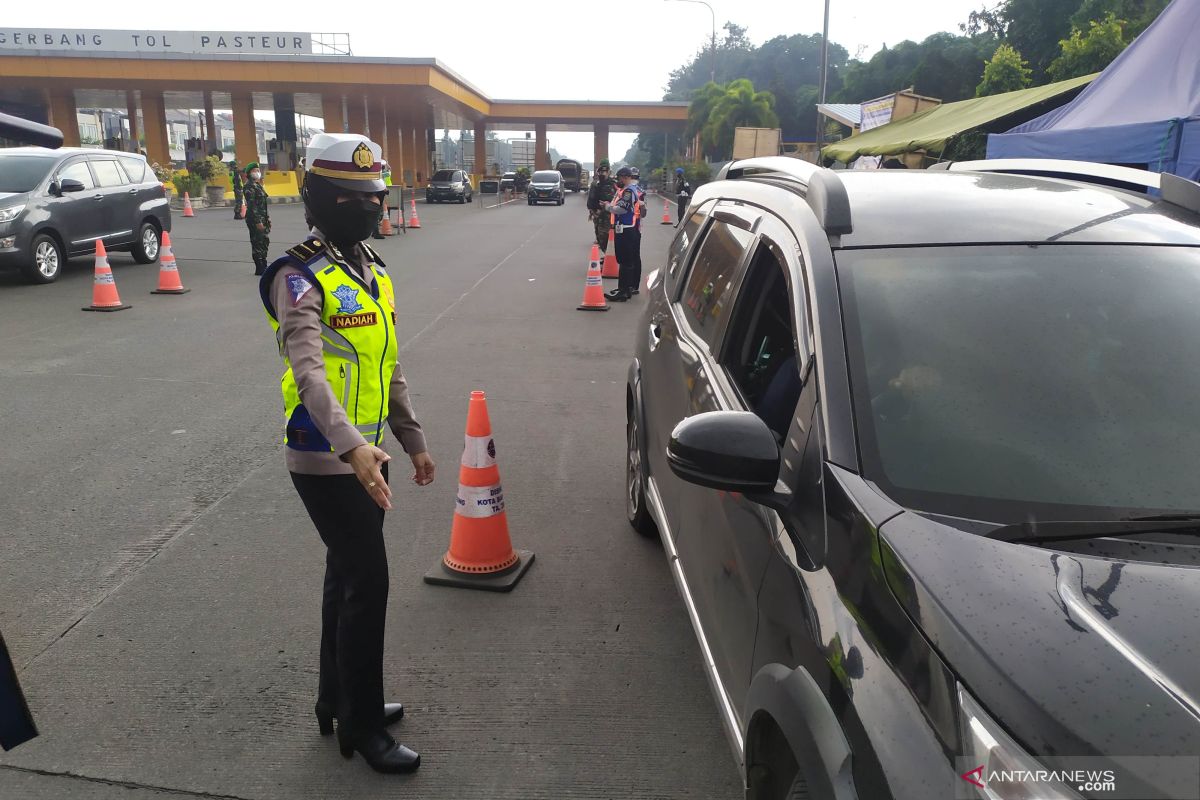 Polisi sebut kendaraan bawa pasien bisa lewati penyekatan di Bandung