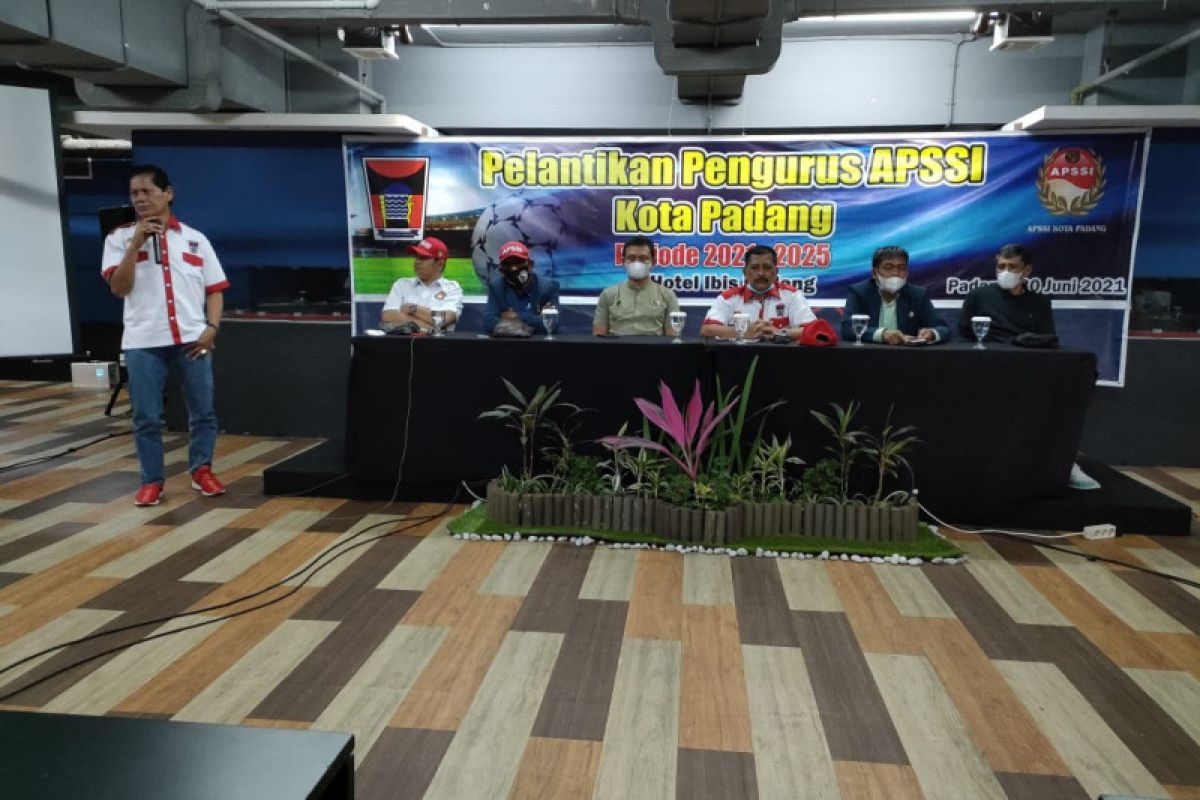 Hendri Septa tunjuk Joni Efendi gantikan posisi Abien di PSP Padang