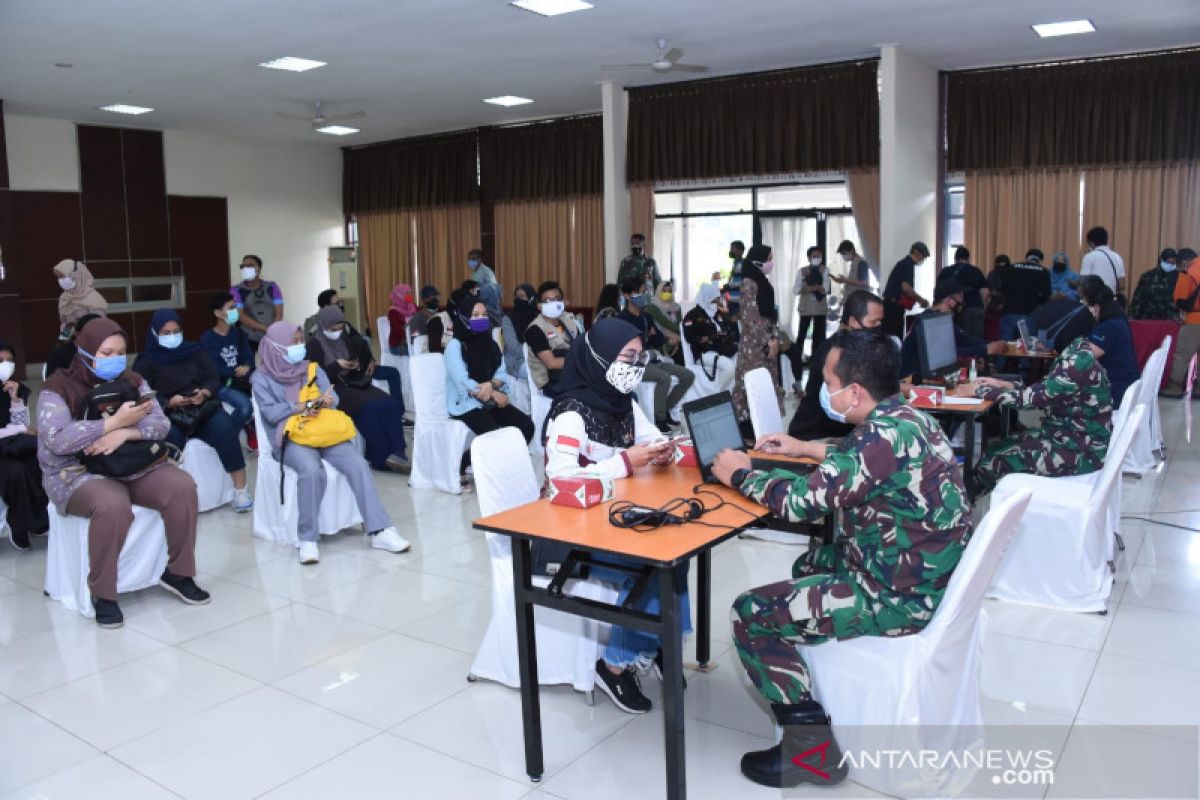 TNI rekrut ribuan relawan medis dan non-medis bantu vaksinasi COVID-19