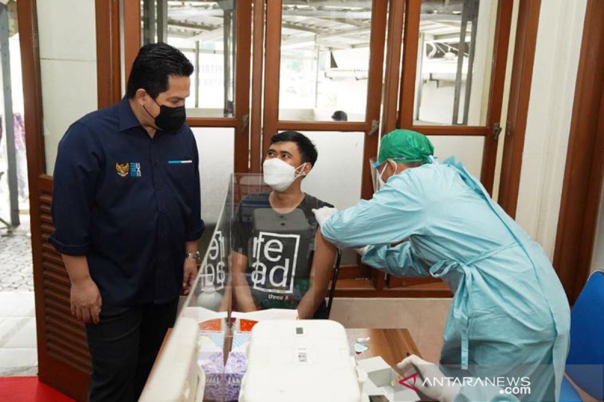 Erick Thohir puji PT KAI prioritaskan layanan vaksin bagi penumpang