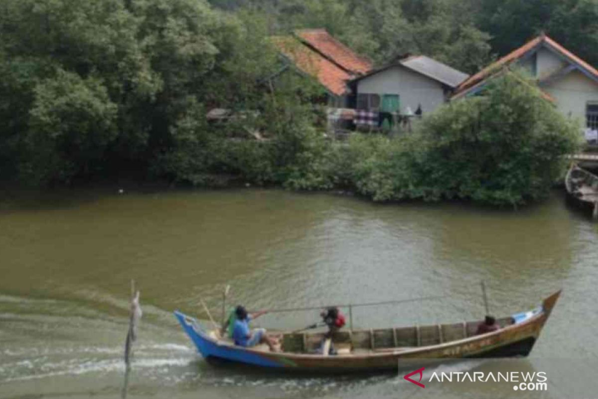 Satgas COVID-19 Bekasi larang mancing hingga batasi aktivitas nelayan