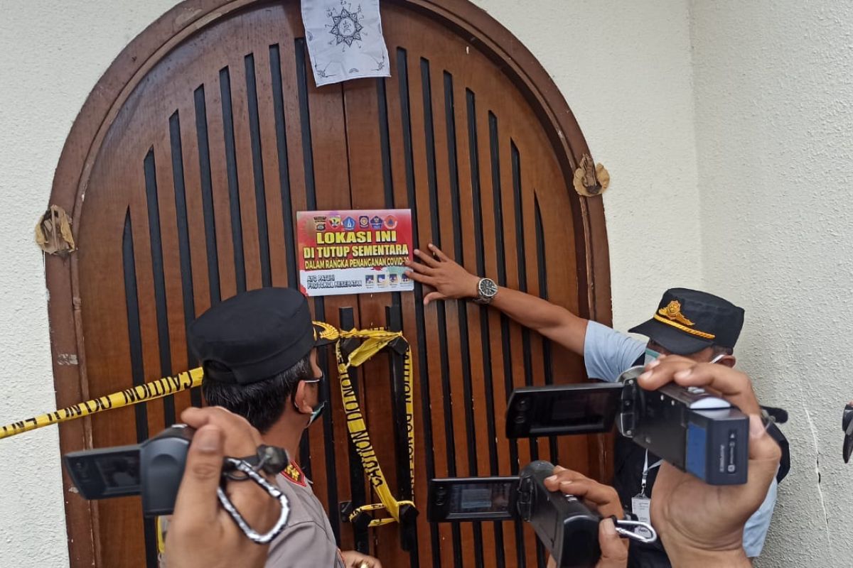 Polisi Badung segel tempat hiburan diduga gelar pesta saat PPKM Darurat