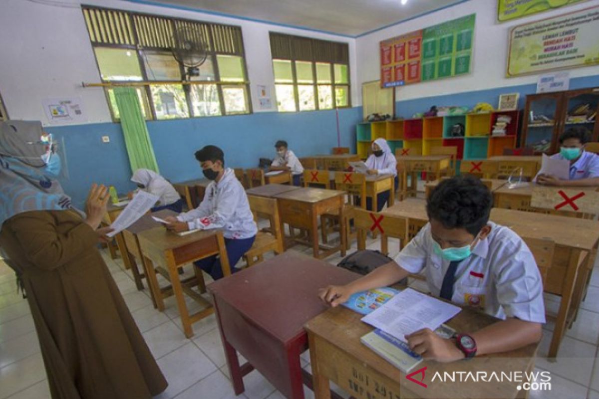 Banjarmasin postpones face-to-face learning in six urban villages