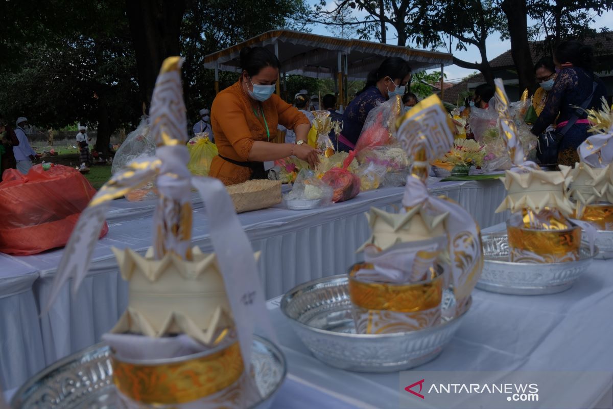 Protokol kesehatan diterapkan dalam Ngaben massal di Denpasar