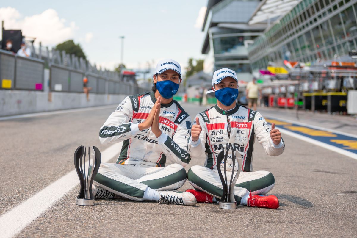 Sean Gelael naik podium di ELMS Italia