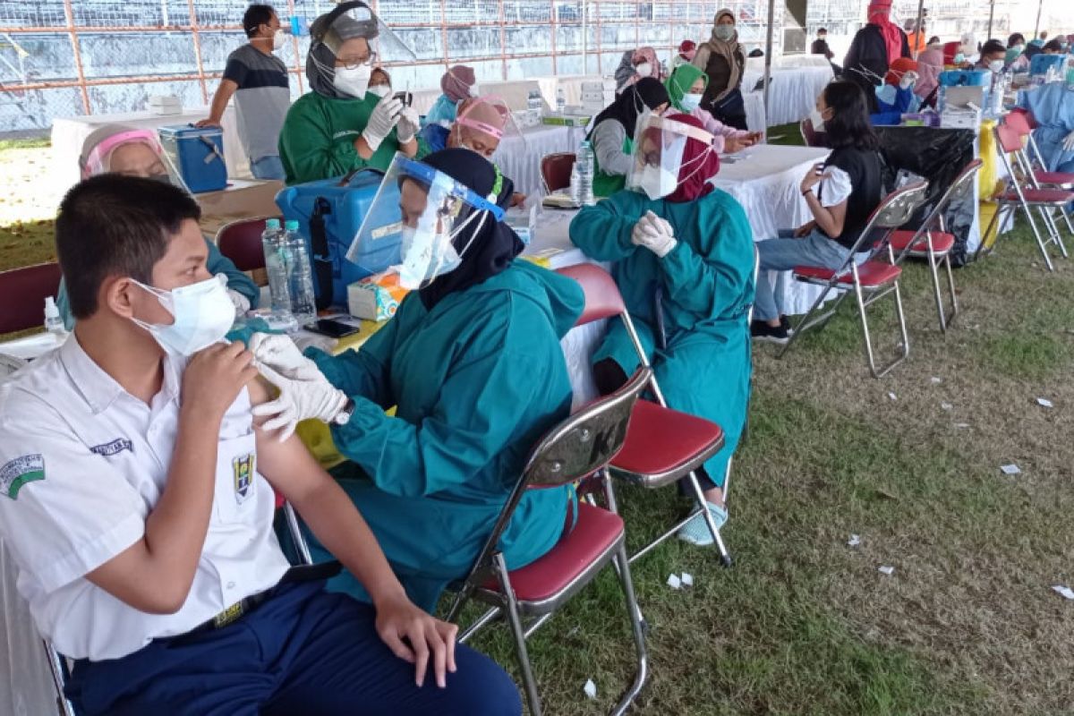 Vaksinasi pelajar SD dan SMP di G10N Surabaya tanpa antre lama