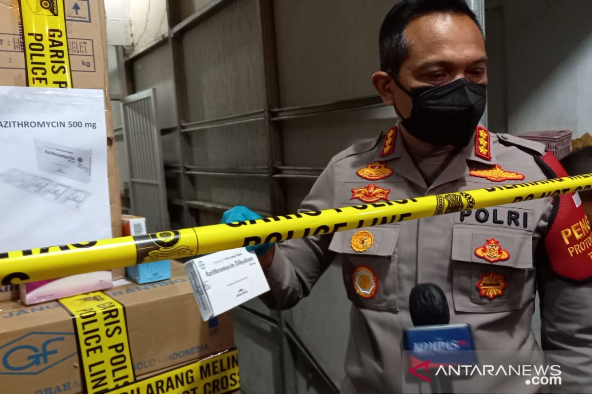 Polisi geledah ruko timbun obat COVID-19 di Kalideres