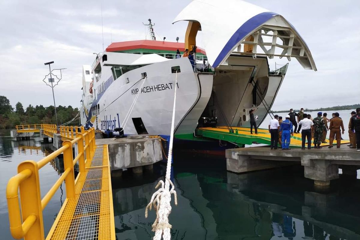 Cuaca buruk, kapal dari Simeulue batal berlayar