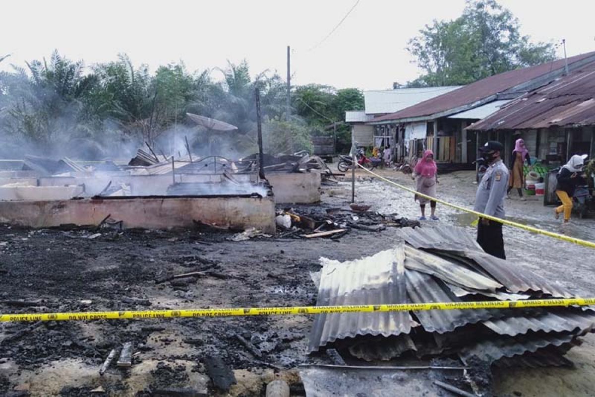 Dua rumah warga di Aceh Timur ludes terbakar