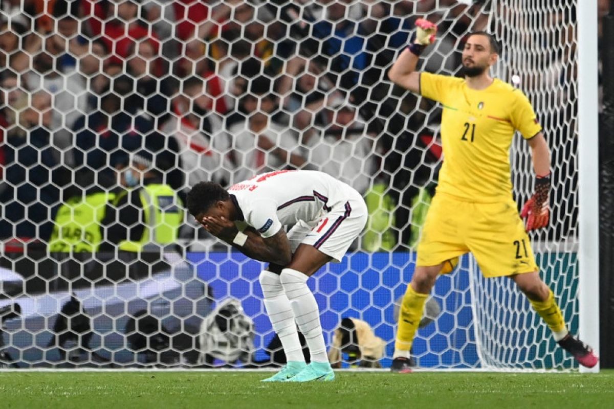 Inggris kalah, Rashford minta maaf gagal penalti di final Euro 2020