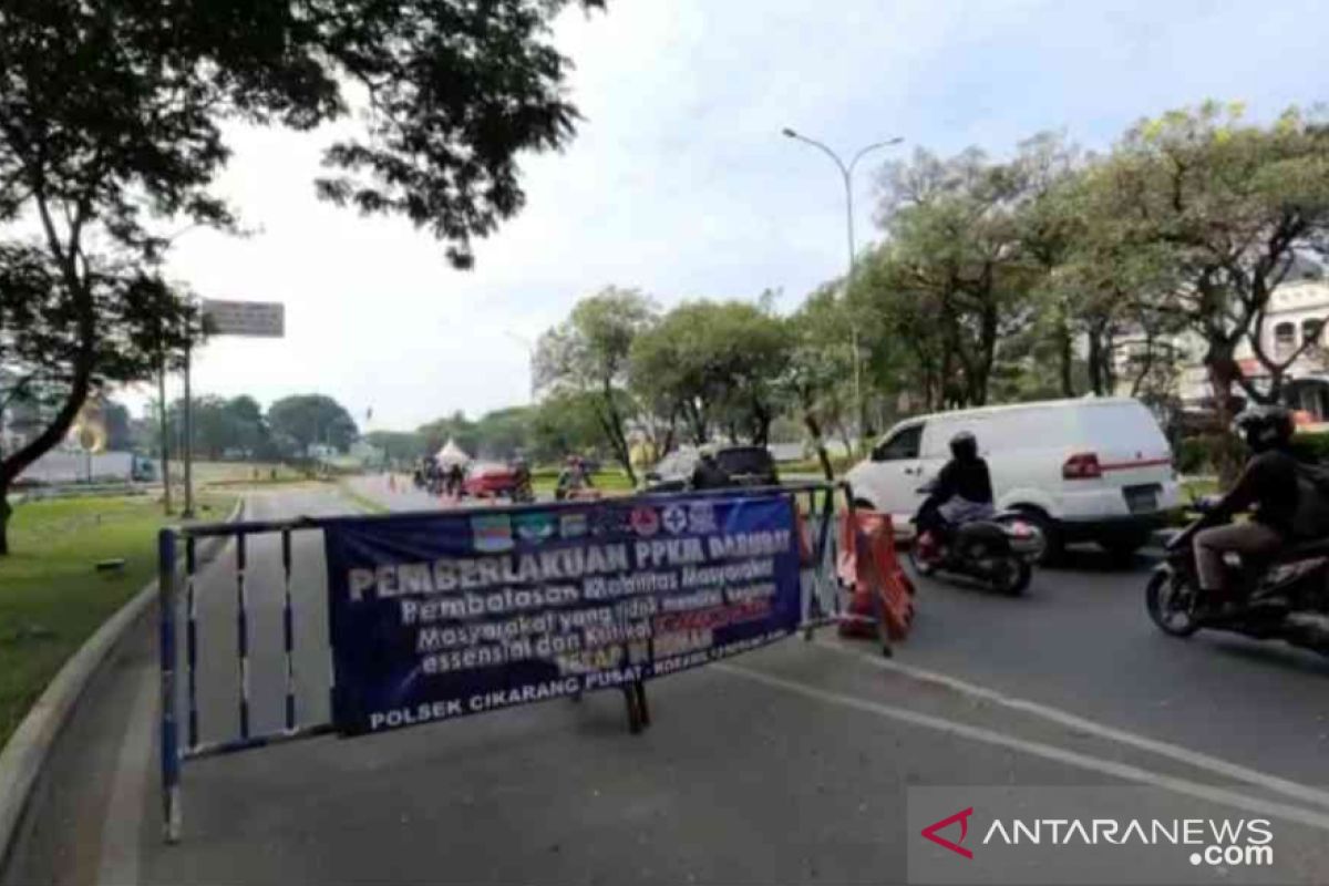 Sembilan Gerbang Tol Jakarta-Cikampek berlakukan penyekatan buka tutup