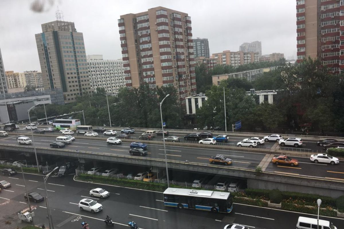 Kota Beijing terancam banjir, perusahaan terapkan WFH