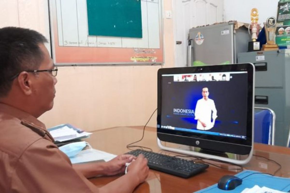 Kepala Diskominfo Lampung Selatan ikuti webinar kebebasan berekspresi di dunia digital