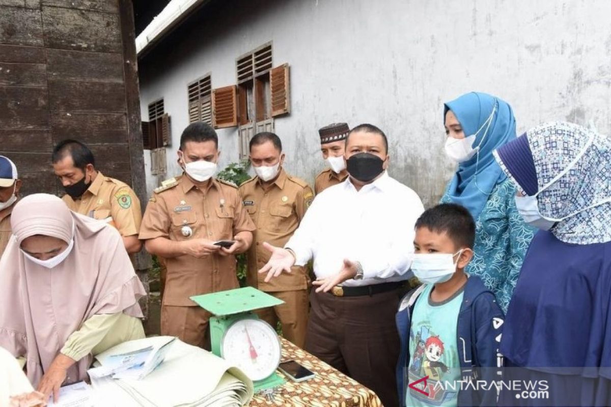 Bupati Tapsel saksikan penimbangan perdana Bank Sampah Sumber Rezeki Angkola Timur