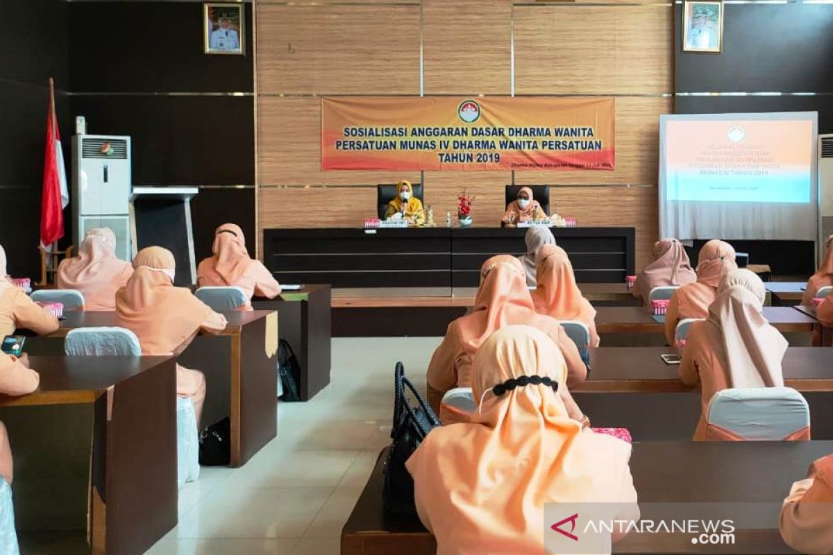 Saras sarankan DWP Batola gelar kegiatan sosialisasi dan pembagian masker