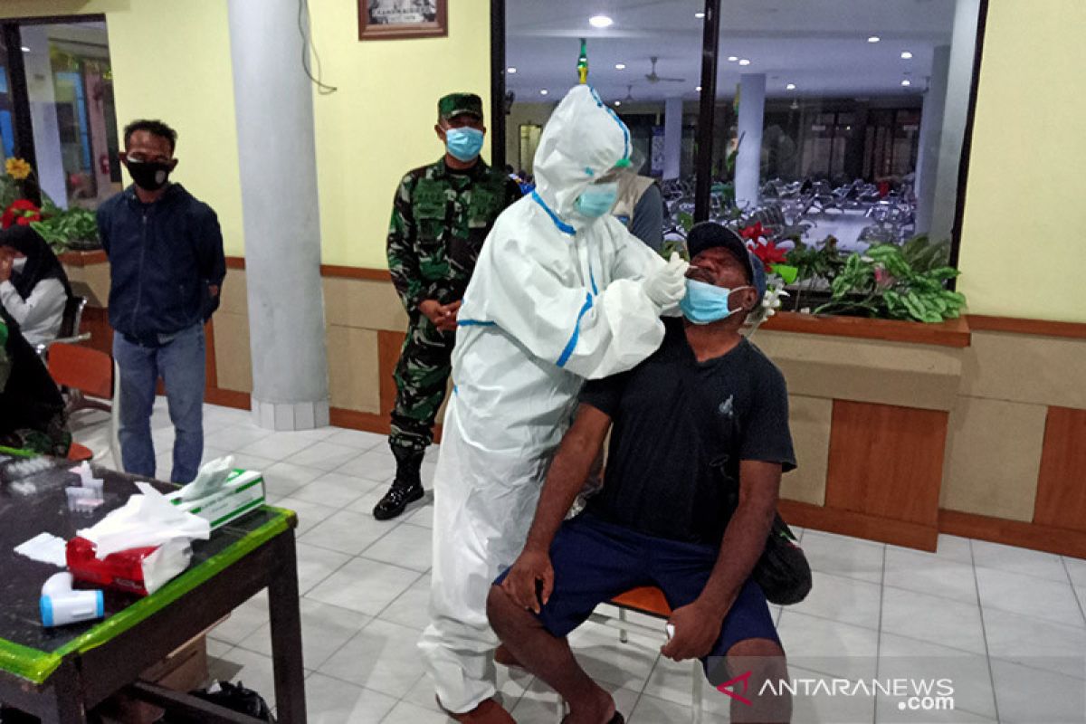 23 penumpang Sinabung tiba di Sorong tanpa dokumen perjalanan lengkap