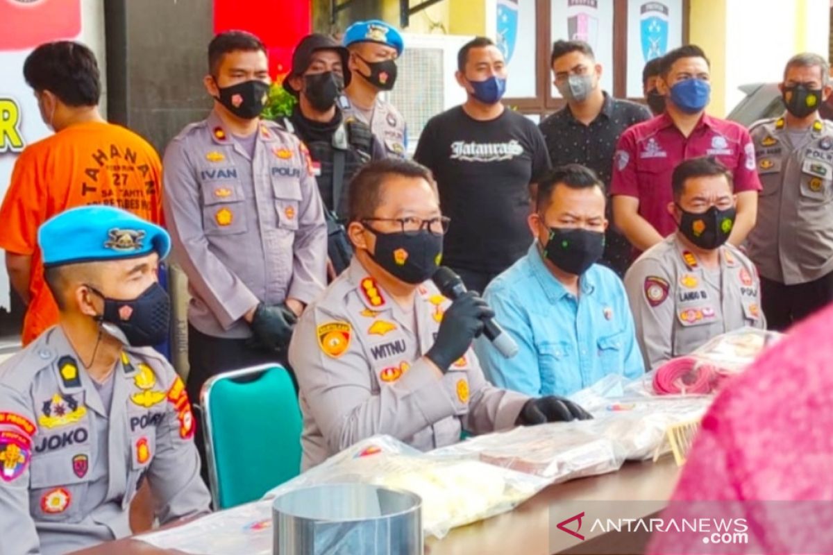 Polrestabes Makassar ungkap peredaran bom ikan beserta pelakunya