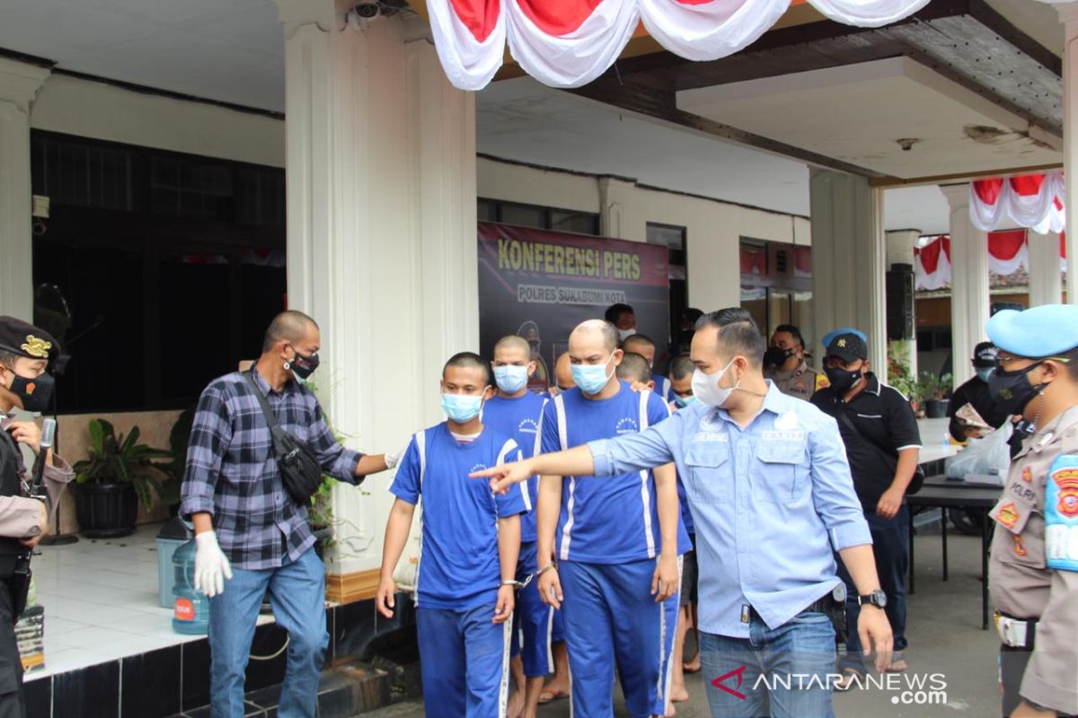 Polisi Sukabumi Kota ciduk 10 pengedar narkoba selama PPKM darurat