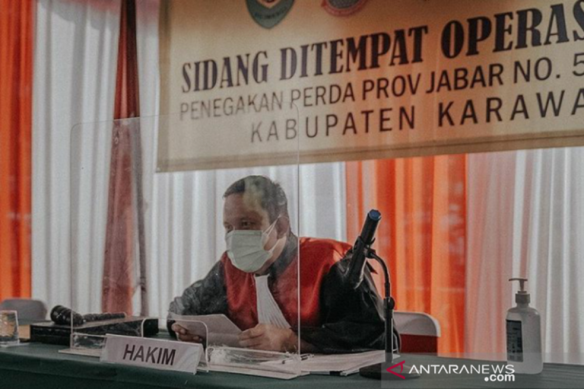 Ratusan orang dan tujuh industri jalani sidang tipiring