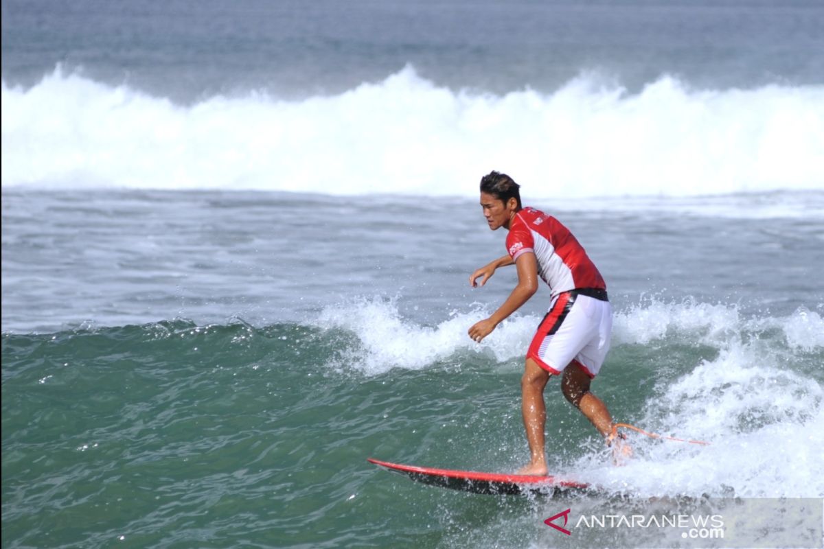 Peselancar Rio Waida terus latihan jelang Olimpiade Tokyo