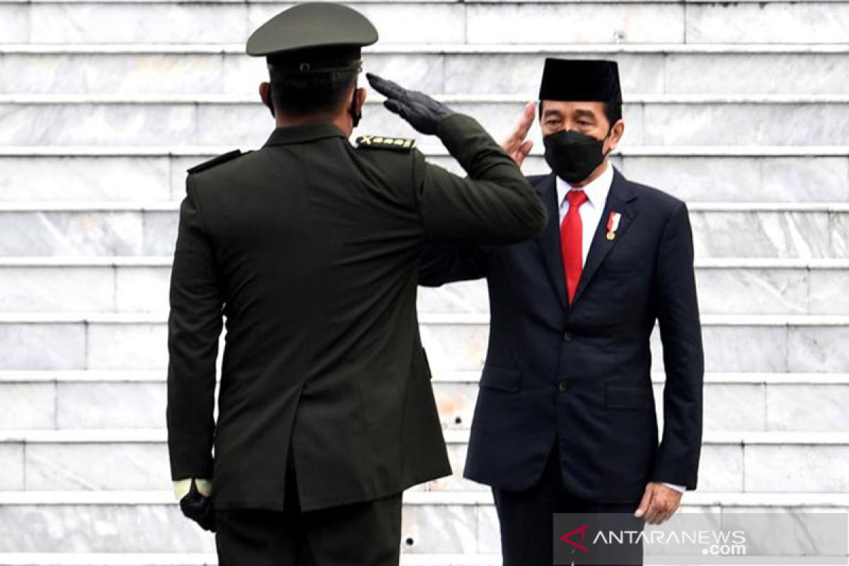 Presiden minta perwira remaja TNI/Polri mengejar perkembangan zaman