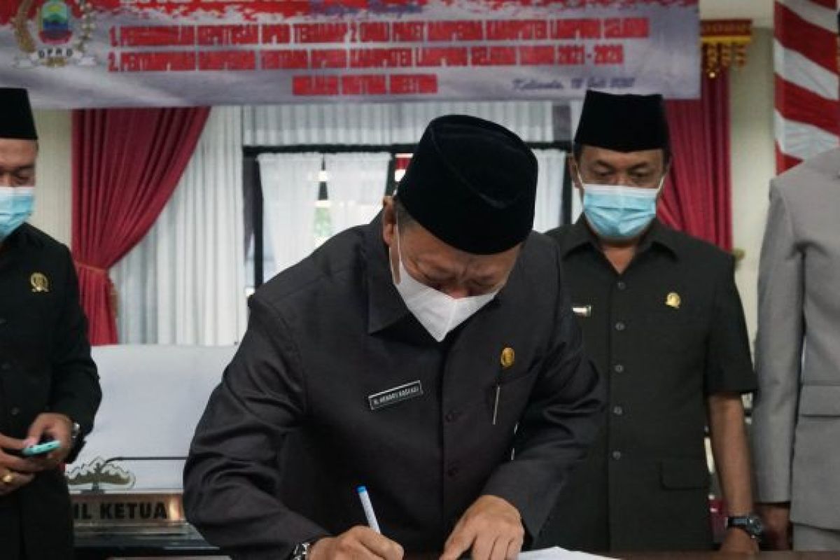 DPRD Kabupaten Lampung Selatan sahkan Raperda tentang Pendirian BUMD dan Penyertaan Modal