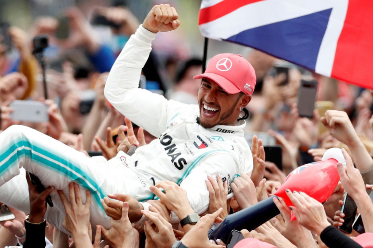 Lewis Hamilton kini merasa tak sendirian hadapi komentar rasis