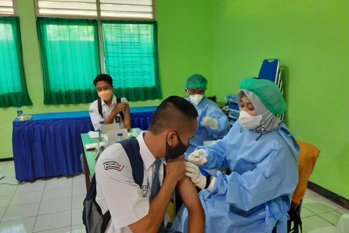 Dinkes Gunung Kidul menginisiasi vaksinasi COVID-19 terhadap pelajar