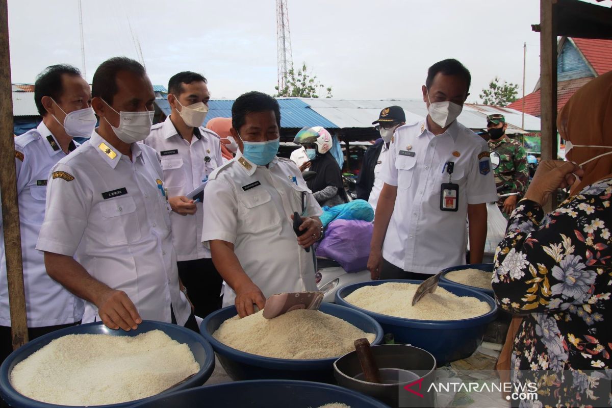 Pantauan TPID di Pasar Kandangan tidak terjadi lonjakan harga bahan pokok