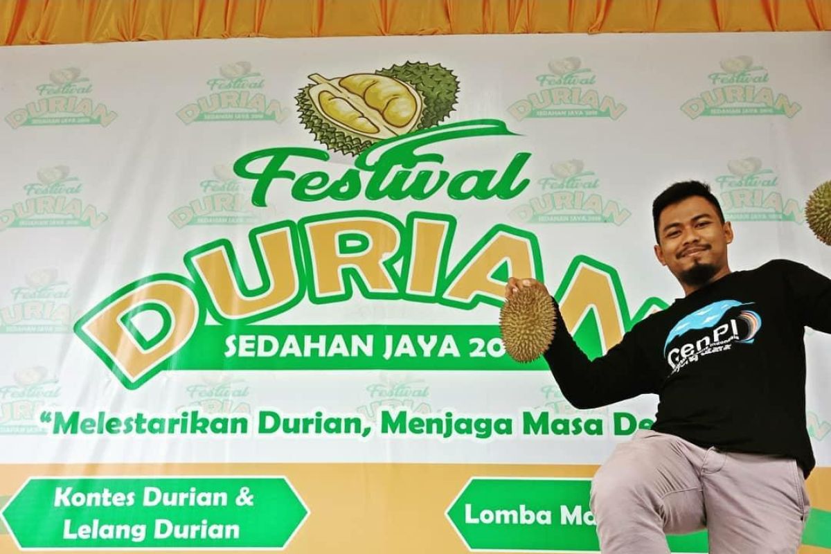 Disporapar Kayong Utara batalkan Festival Durian 2021 cegah penyebaran COVID