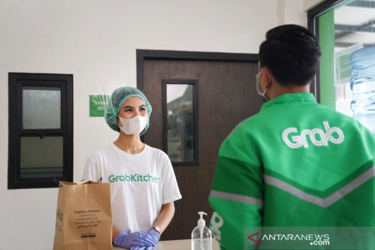 Grab pangkas proyeksi setahun penuh, sebut merger SPAC sesuai rencana