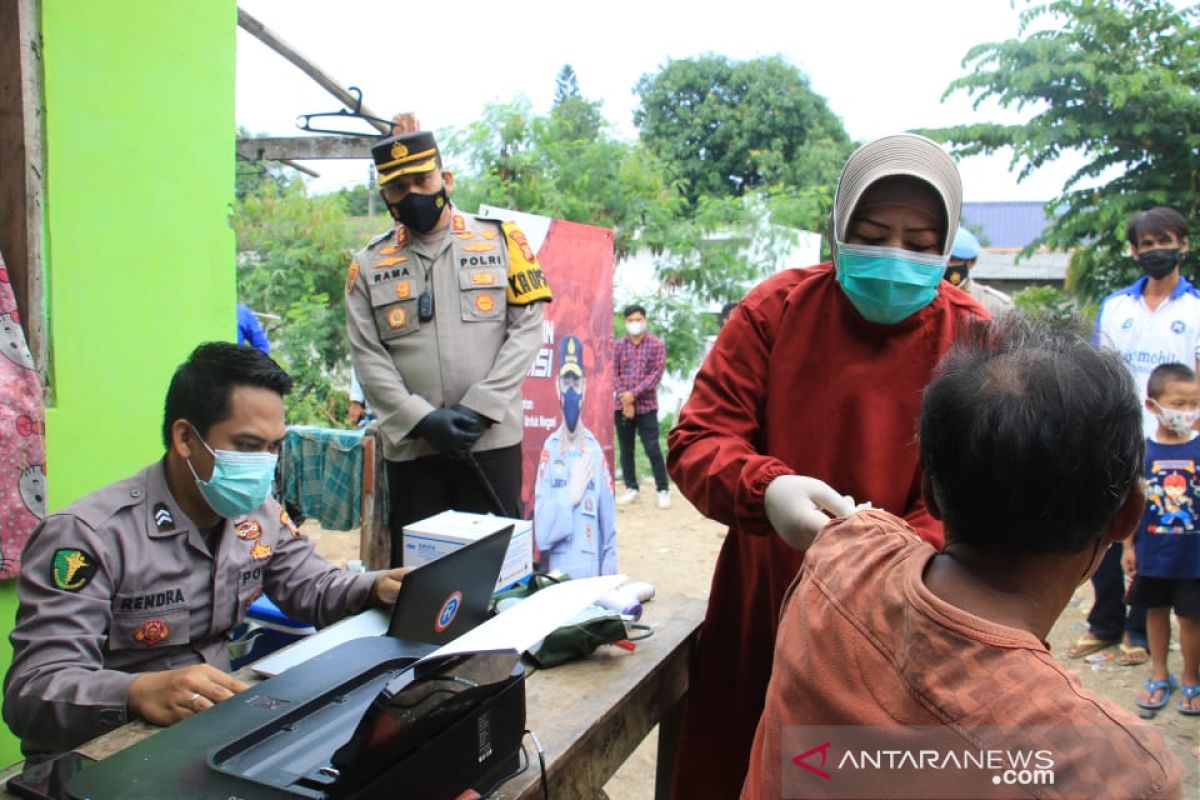 Polisi Karawang periksa enam orang terkait keganjilan suntikan vaksin