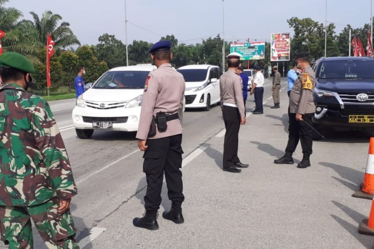 Kapolres Binjai tinjau pos PPKM Mikro  antisipasi COVID-19