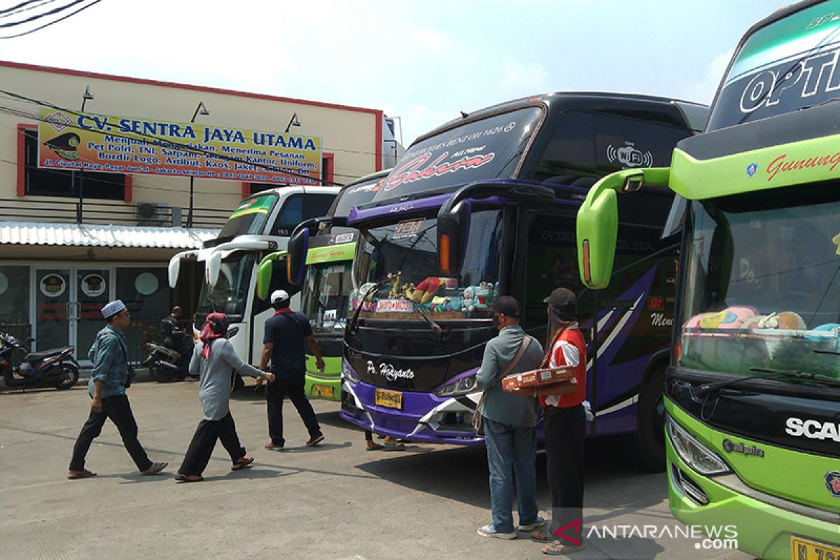 Jumlah penumpang di Terminal Lebak Bulus stabil saat PPKM