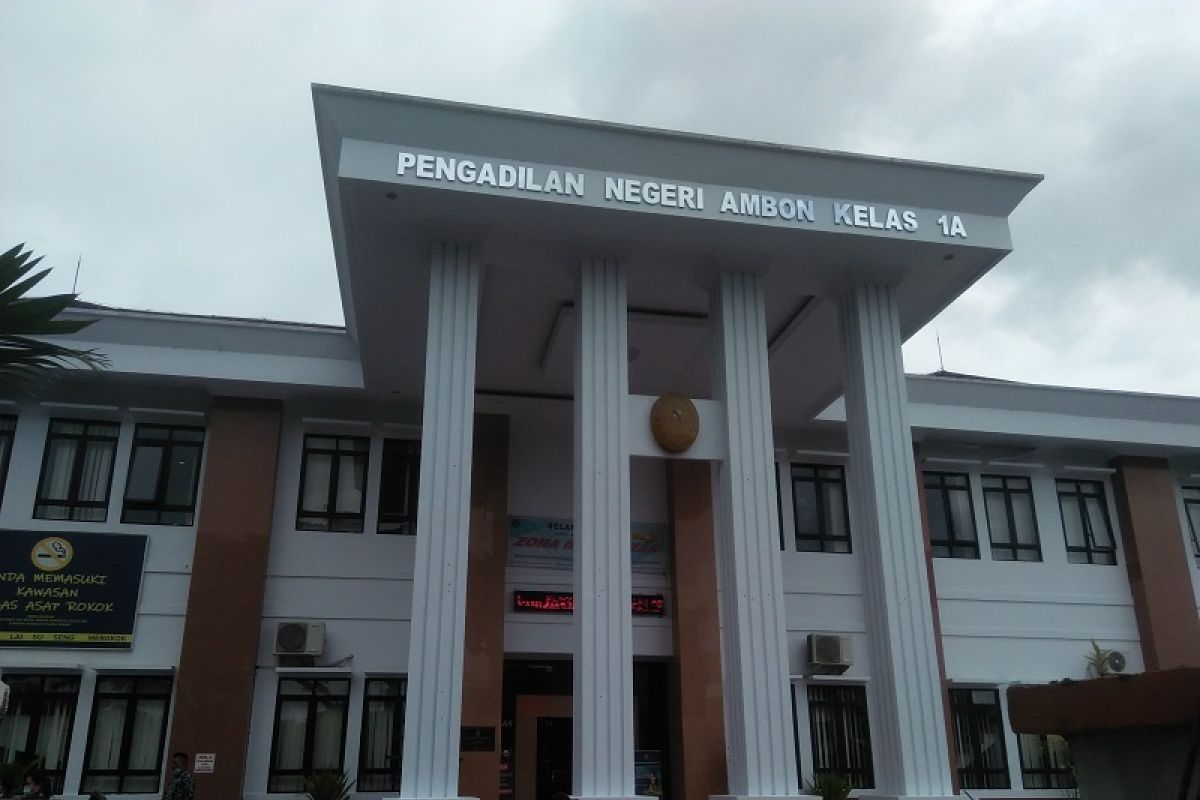 Dua terdakwa kasus pembelian lahan PLTMG di Namlea  dituntut bervariasi, tegakkan hukum