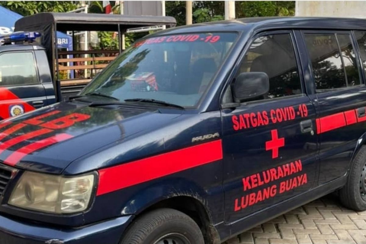 Kelurahan Lubang Buaya ubah kendaraan dinas menjadi ambulans