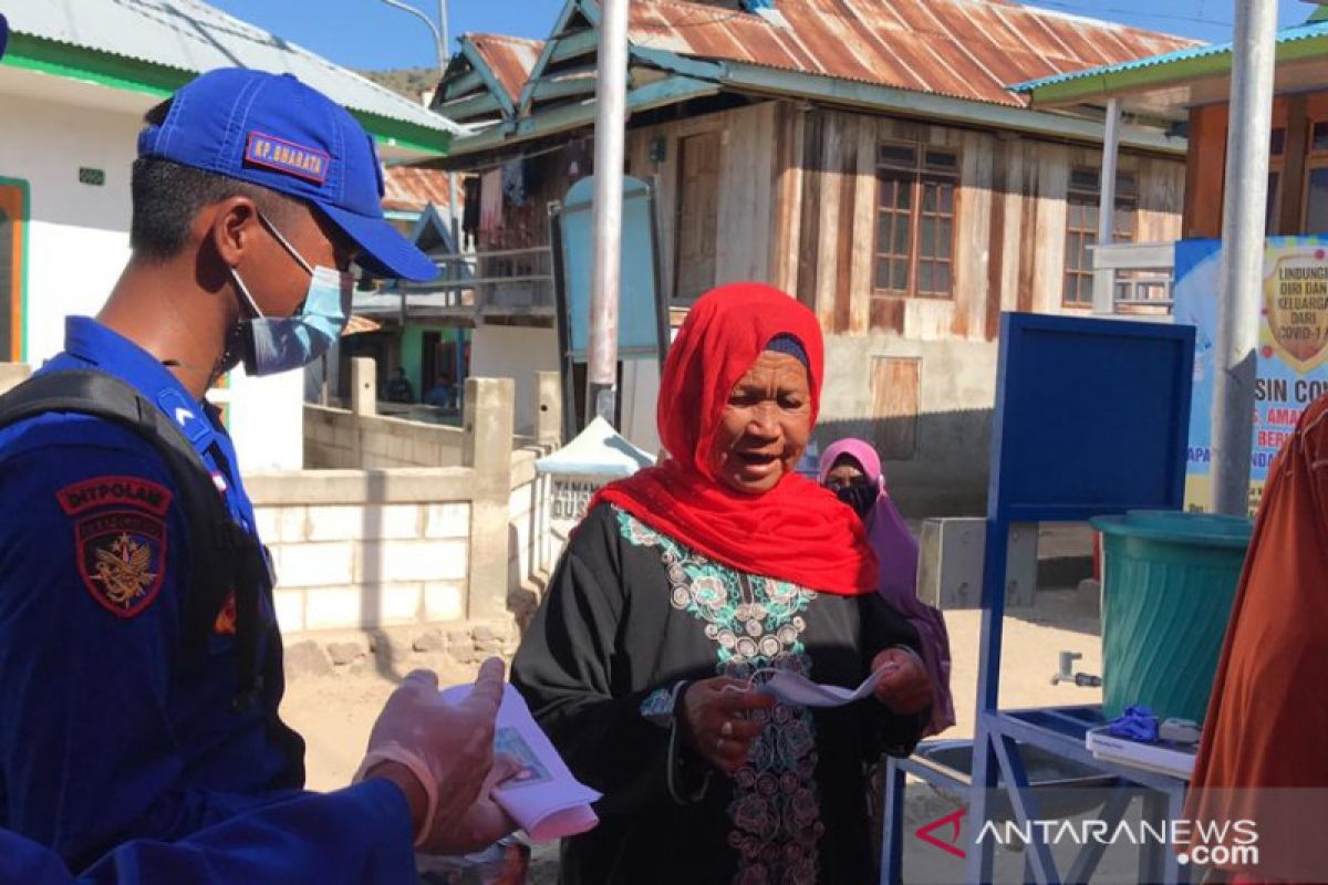 700 warga di Pulau Komodo terima vaksin COVID-19 dosis pertama