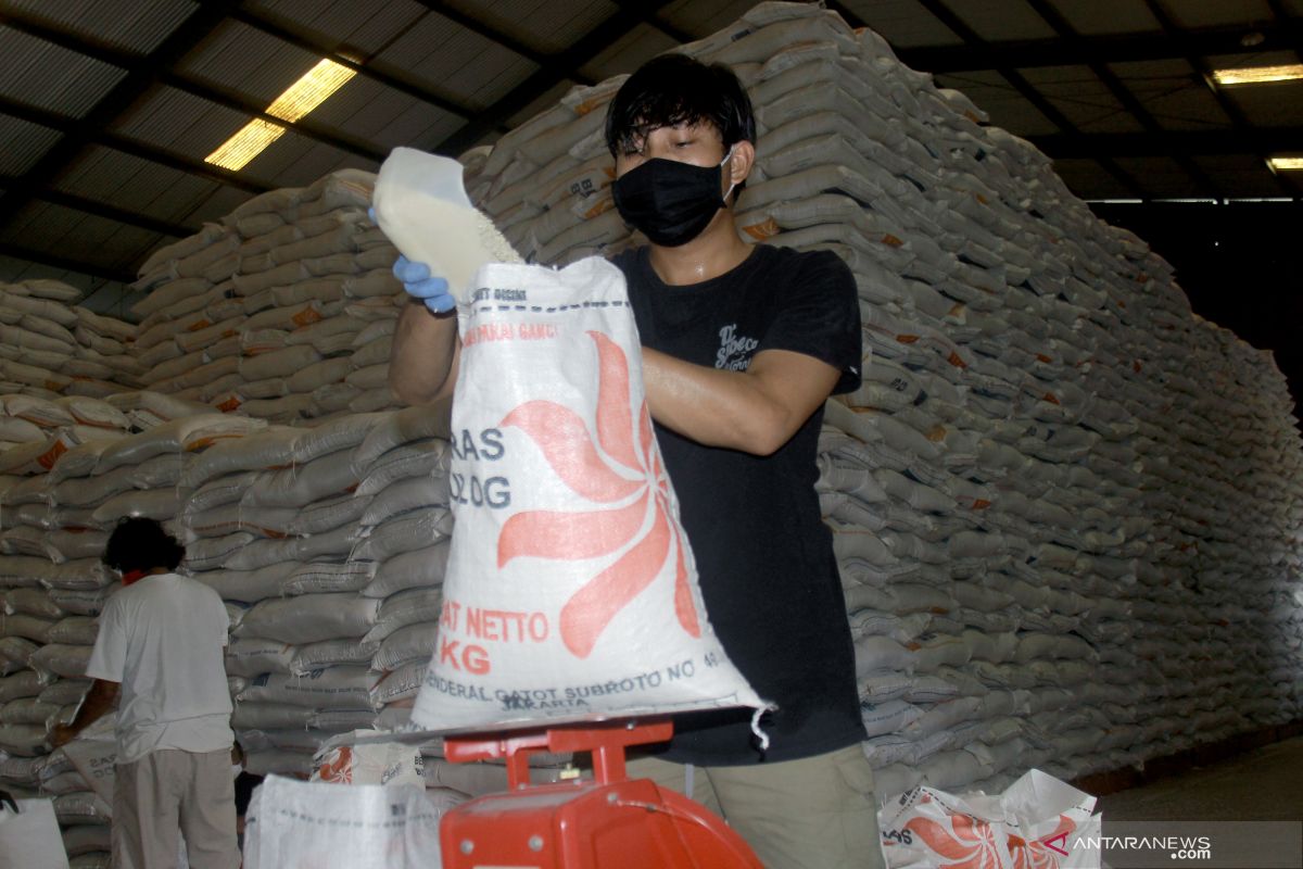 Over 7,000 tons rice sufficient for Maluku, North Maluku: Bulog